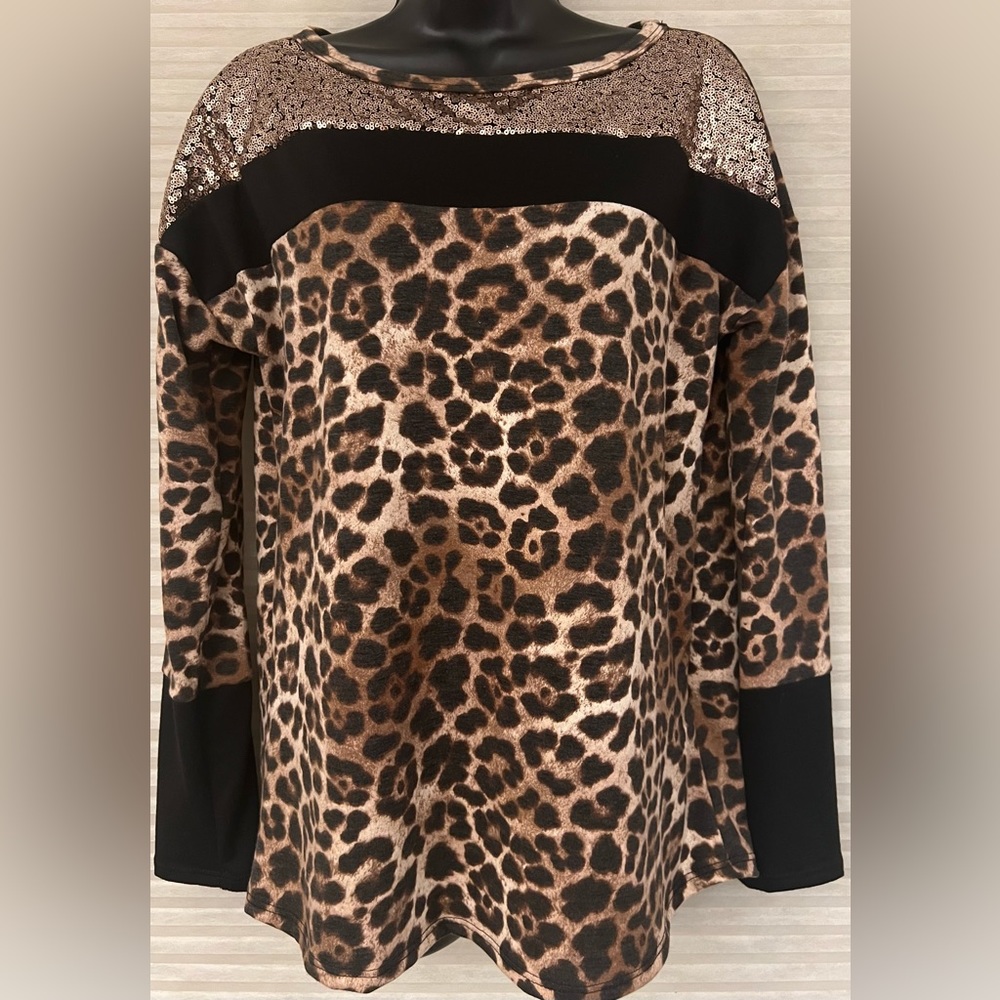 P.S. Kate Leopard Print Top with Gold Sequins Size Small NEW